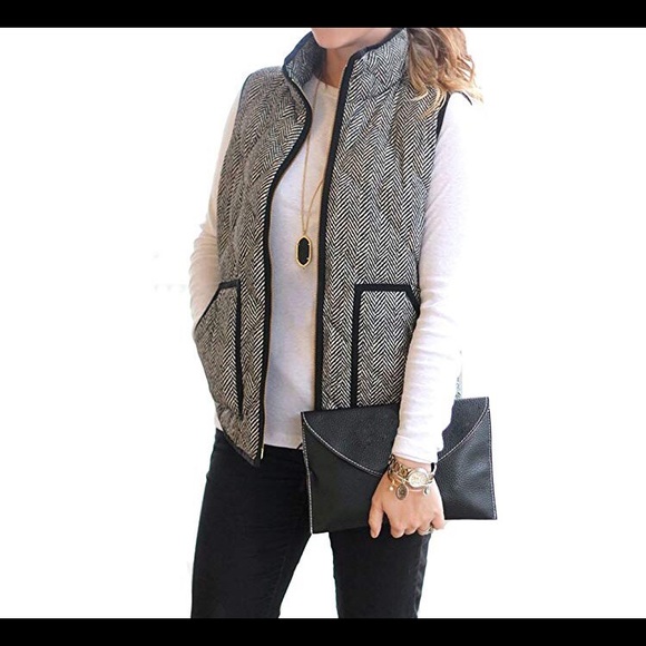 sign here Jackets & Blazers - Size large quilted black and white puffer vest